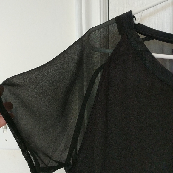 Sheer back top - Picture 4 of 6